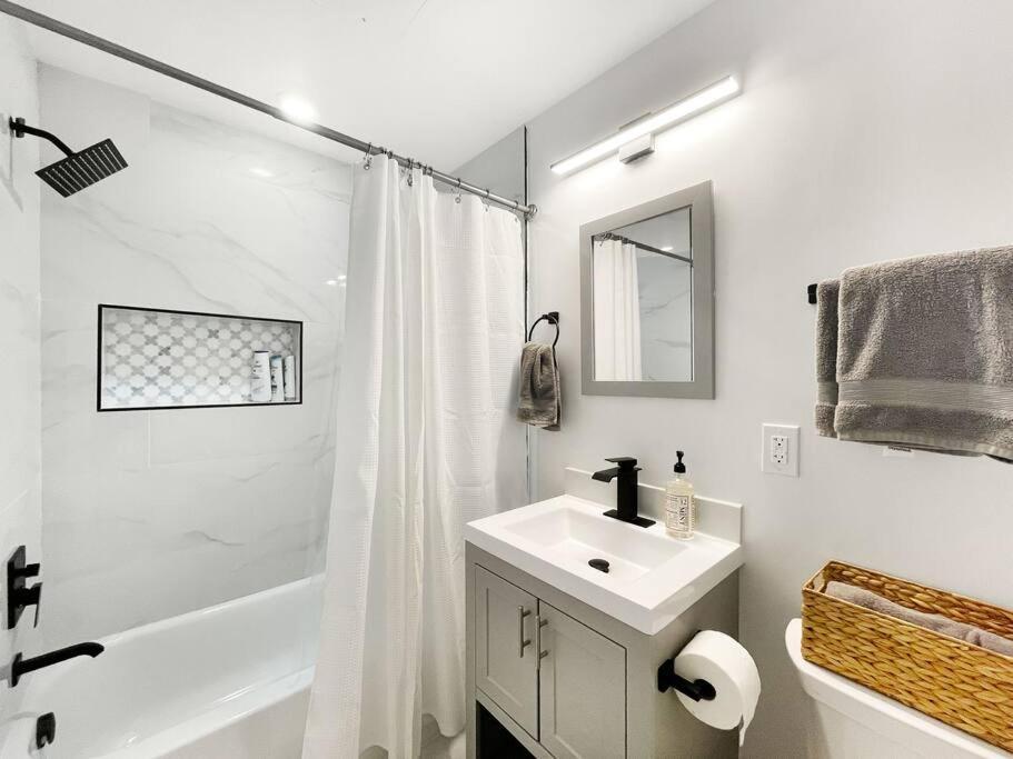Classy Capitol Hill Apt, Steps From Dc Attraction Вашингтон Экстерьер фото